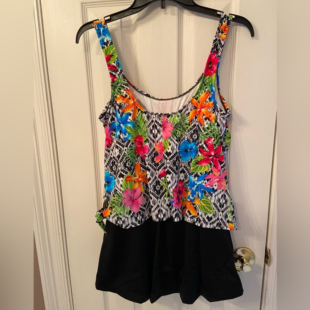 Women’s Tropical Floral Print One Piece Skirted Swimsuit - Picture 2 of 5